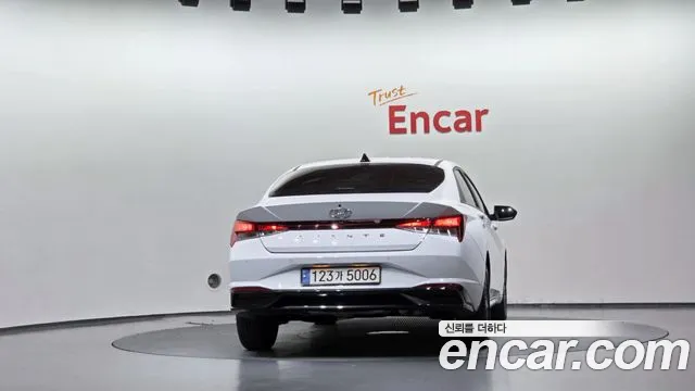 Hyundai Avante CN7 — Фото автомобиля 4