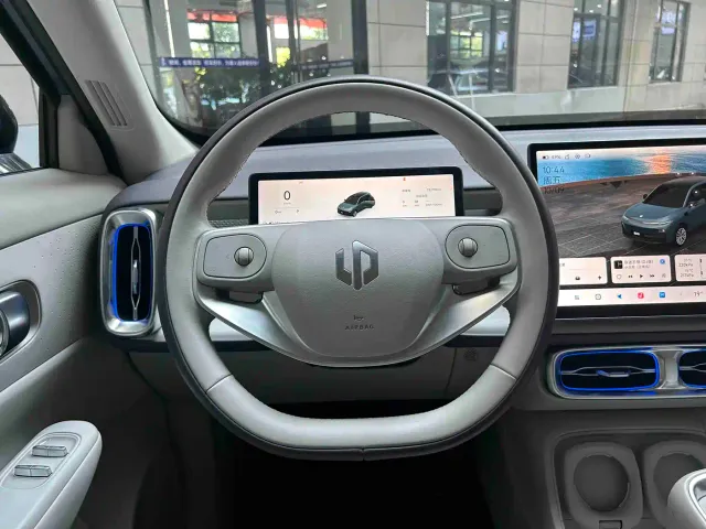 Leapmotor B10 — Фото автомобиля 13