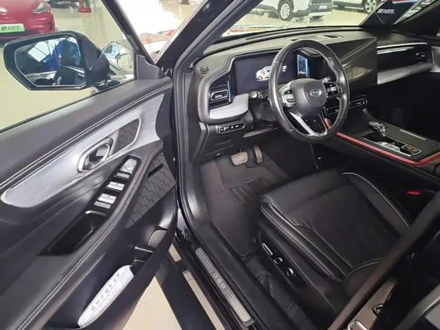 GAC Trumpchi GS8 — Фото автомобиля 15