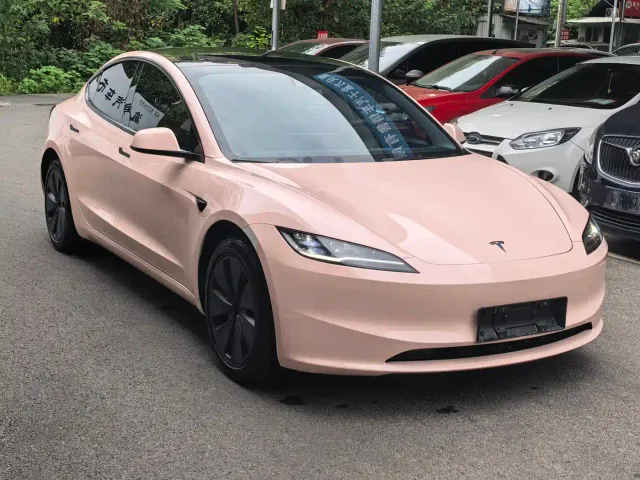 Tesla Model 3 — Фото автомобиля 3