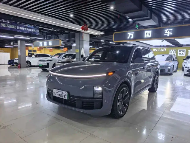 Li Auto L8 — Фото автомобиля 2