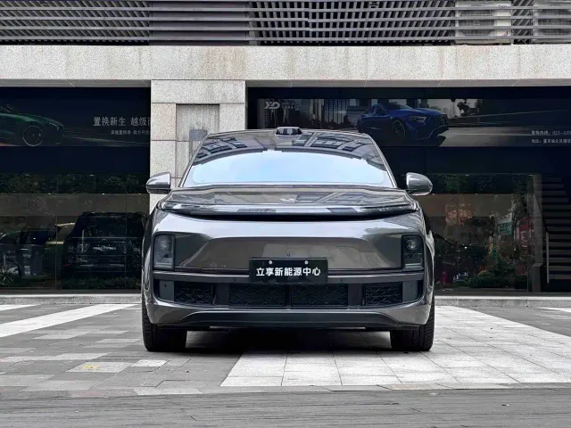 Li Auto L9 — Фото автомобиля 3