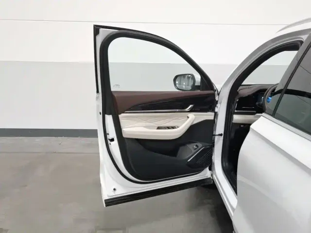Geely Xingyue L — Фото автомобиля 8