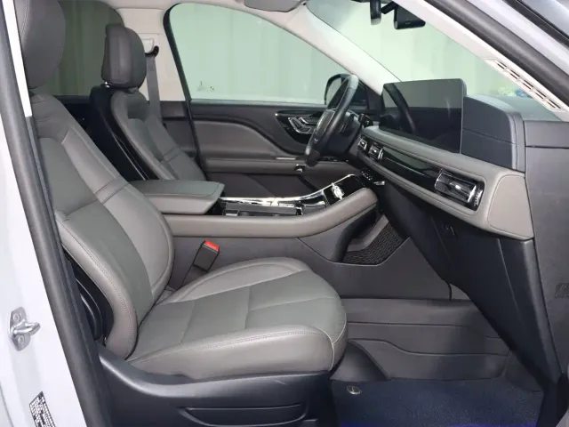 Lincoln Aviator 2024 3.0T V6 AWD Elegance 6-Seater — Фото автомобиля 15