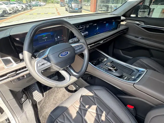 Ford Edge — Фото автомобиля 8