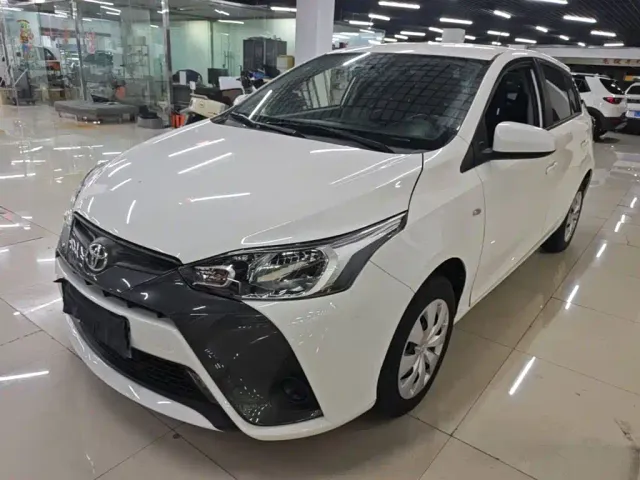 Фотография автомобиля — Toyota YARiS L Zhi Xuan