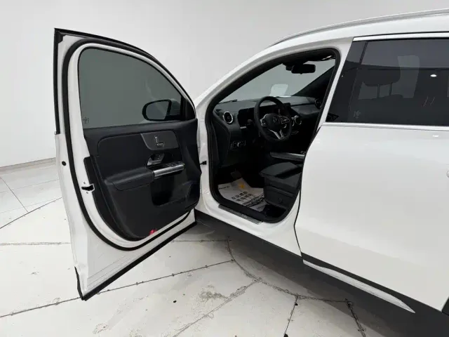 Mercedes-Benz GLA-Class — Фото автомобиля 24