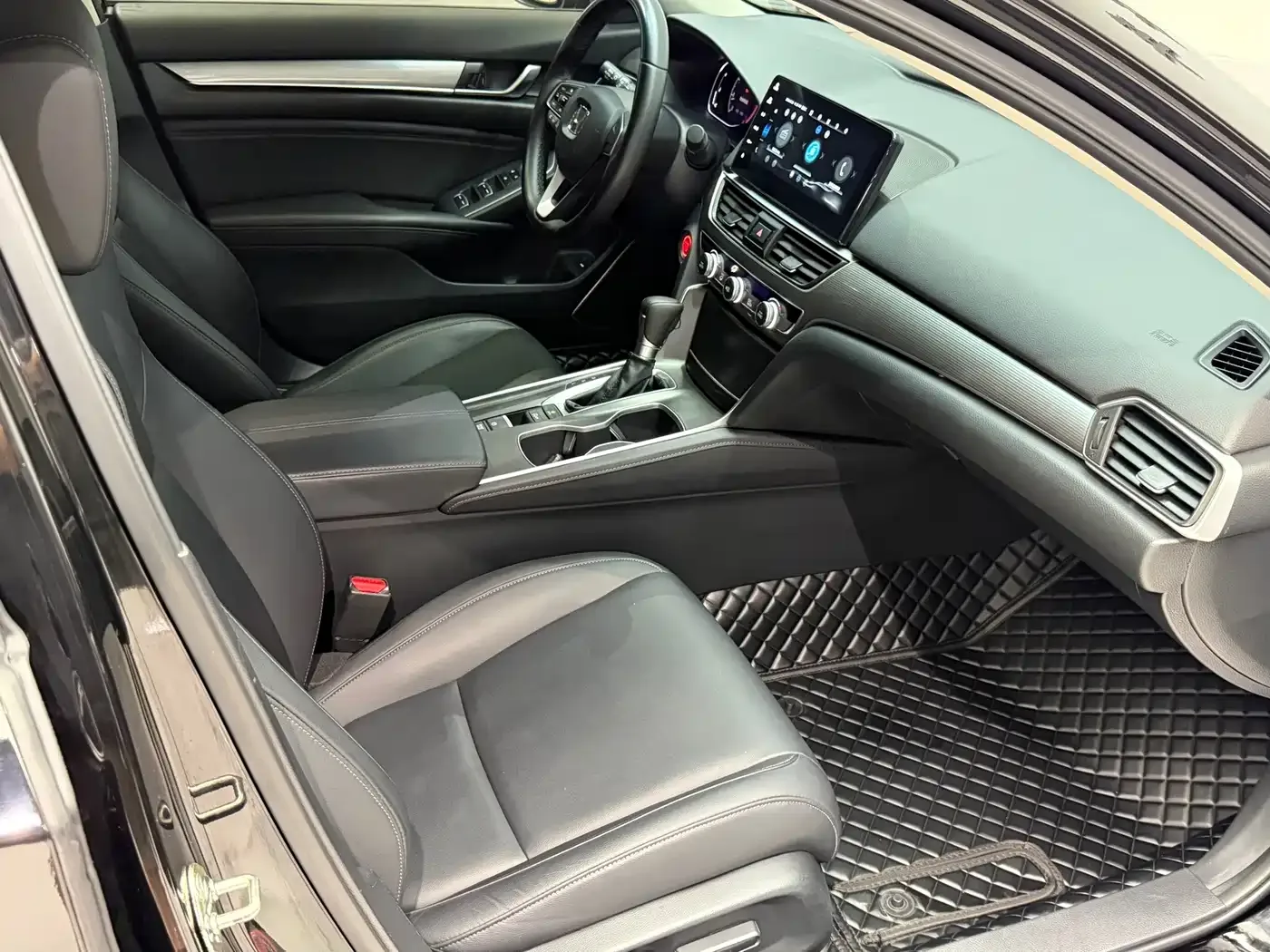 Honda Accord 2022 260TURBO Luxury Edition — Фото автомобиля 16
