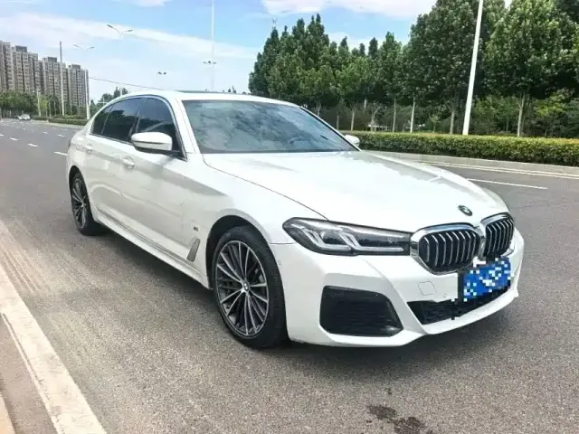 Фотография автомобиля — BMW 5 Series