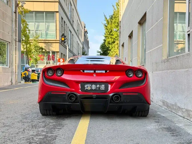 Ferrari F8 — Фото автомобиля 4