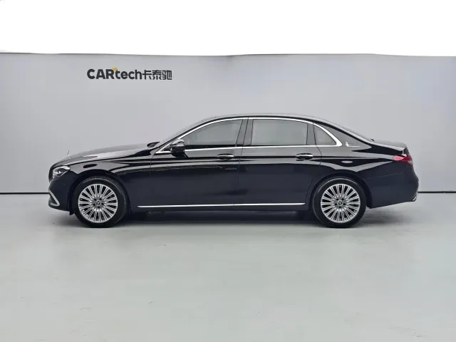 Mercedes-Benz E-Class — Фото автомобиля 3