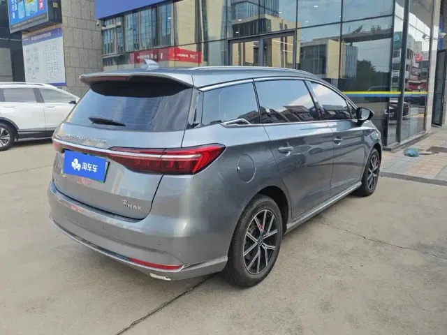 BYD Song MAX — Фото автомобиля 3