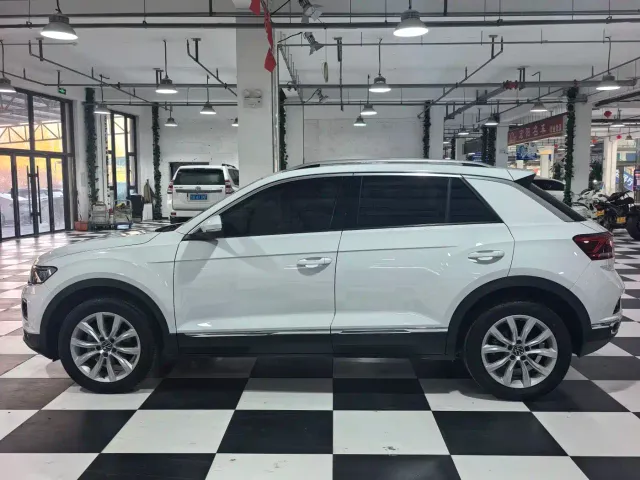 Volkswagen T-Roc — Фото автомобиля 5