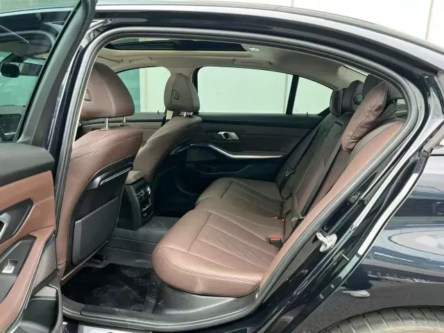 BMW 3 Series — Фото автомобиля 8