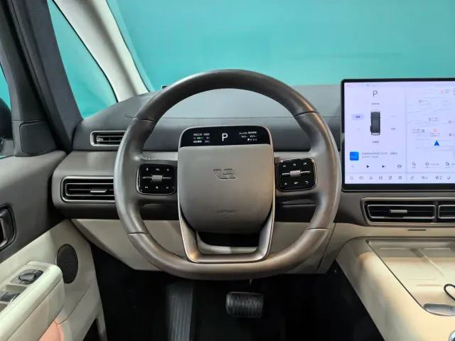 Li Auto MEGA — Фото автомобиля 5