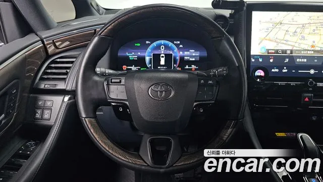 Toyota Alphard — Фото автомобиля 11