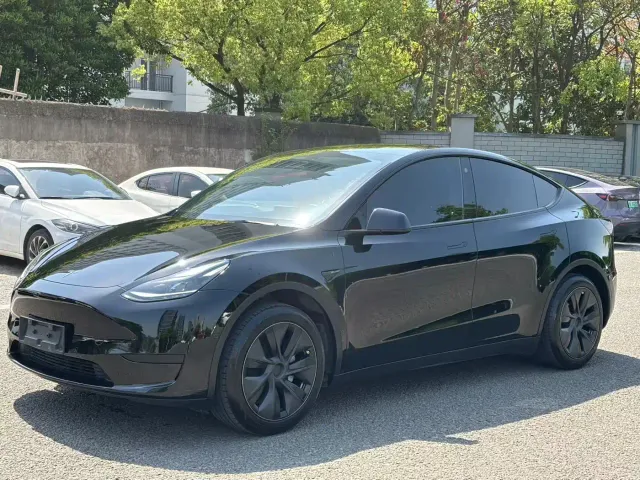 Фотография автомобиля — Tesla Model Y