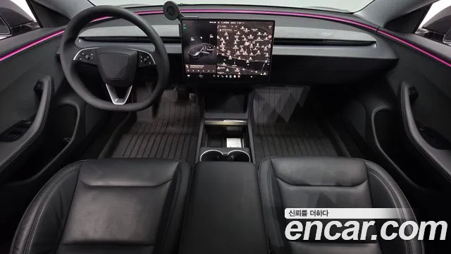 Tesla Model 3 — Фото автомобиля 10