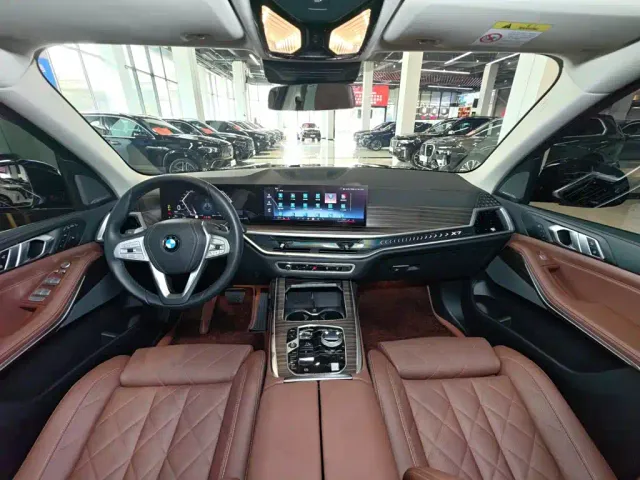 BMW X7 — Фото автомобиля 29