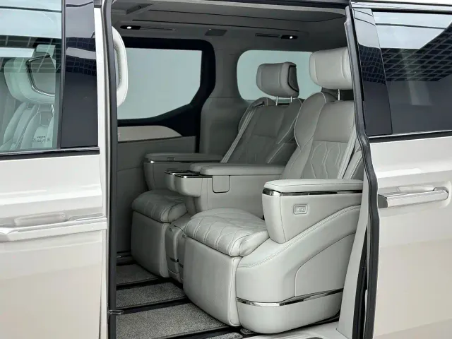 Volvo EM90 — Фото автомобиля 6