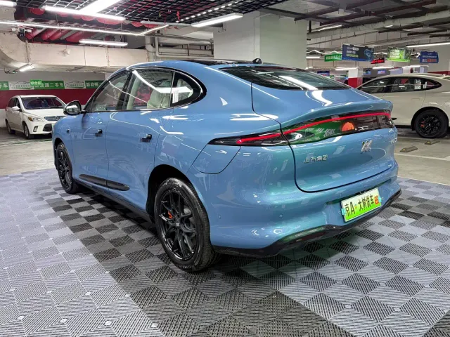 IM Motors LS6 — Фото автомобиля 9