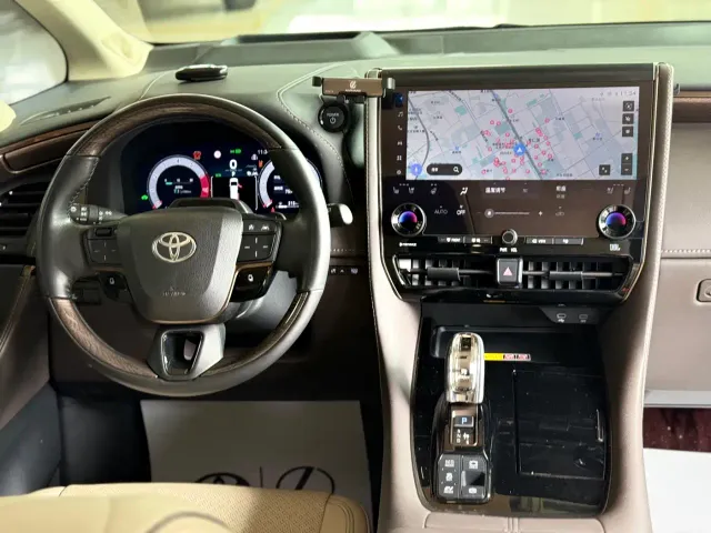 Toyota Alphard — Фото автомобиля 13