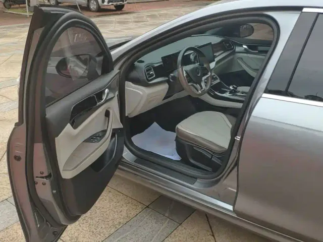 BYD Qin PLUS — Фото автомобиля 15