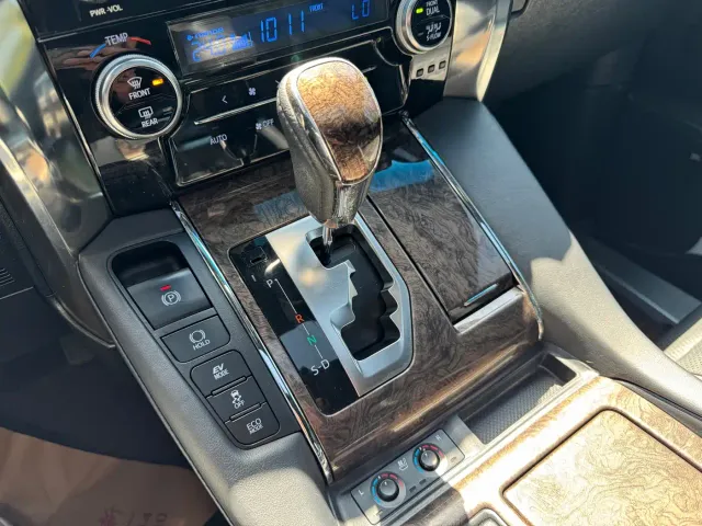 Toyota Vellfire — Фото автомобиля 7
