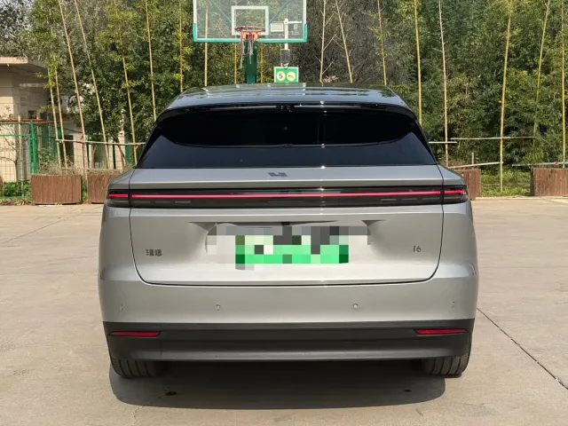 Li Auto i6 — Фото автомобиля 3
