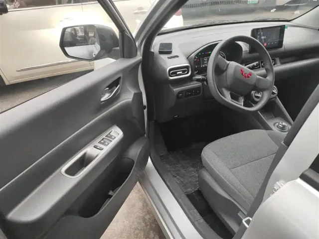 Wuling Hongguang — Фото автомобиля 11