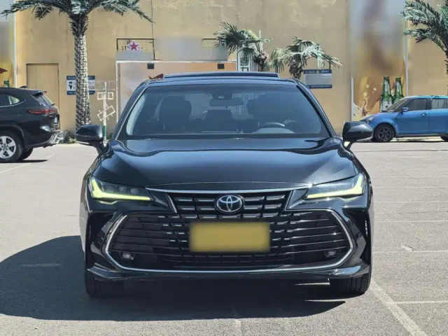 Toyota Avalon — Фото автомобиля 2