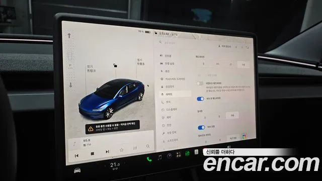 Tesla Model 3 — Фото автомобиля 14