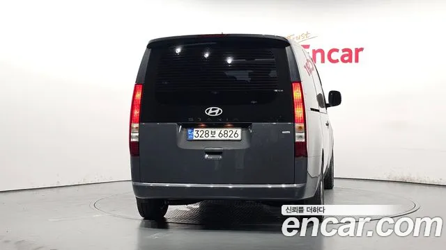 Hyundai Staria Staria 4WD Tourer 9 мест — Фото автомобиля 4
