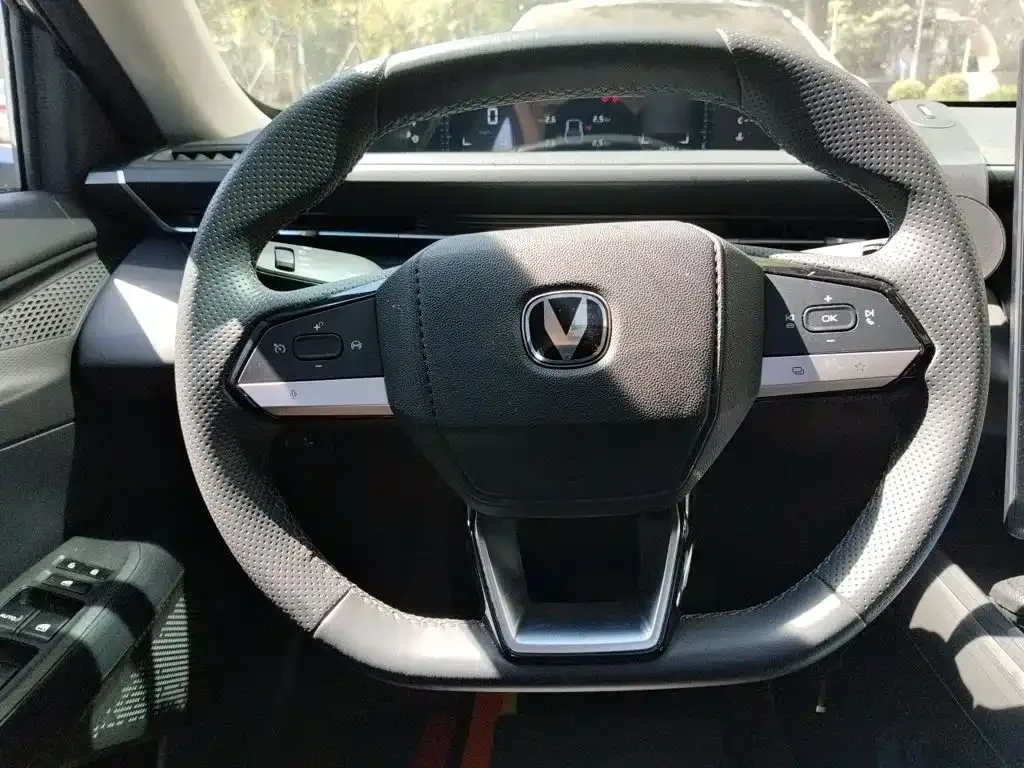 Changan Eado 2024 Model 1.5T GDI Auto Premium Type — Фото автомобиля 6