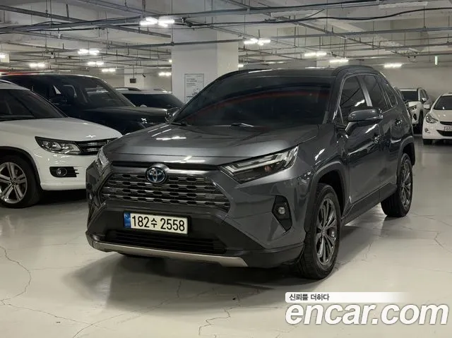 Фотография автомобиля — Toyota RAV4 Generation 5