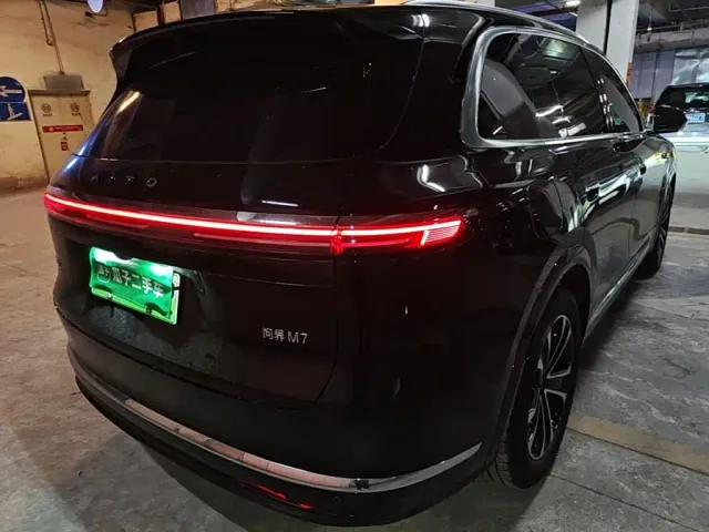 Aito M7 — Фото автомобиля 6