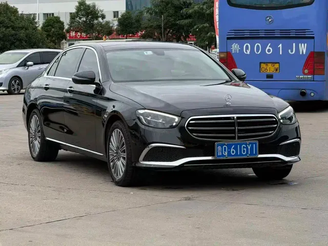 Mercedes-Benz E-Class — Фото автомобиля 3