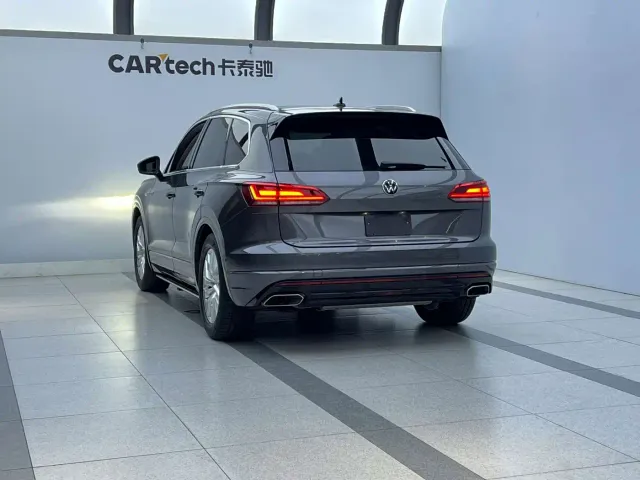 Volkswagen Touareg — Фото автомобиля 4