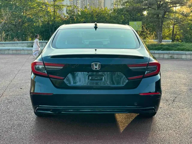 Honda Accord — Фото автомобиля 5
