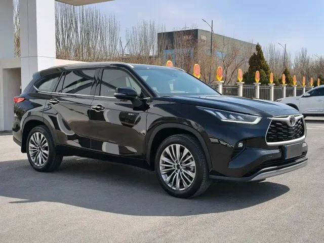 Toyota Highlander — Фото автомобиля 3