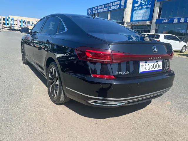 Volkswagen Passat — Фото автомобиля 4