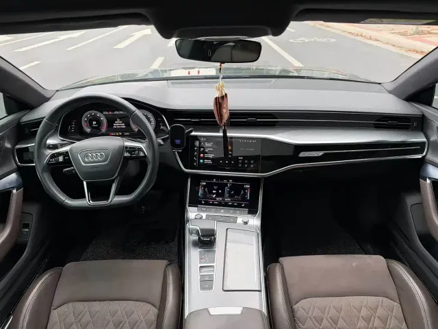 Audi A7L — Фото автомобиля 5
