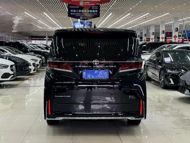 Toyota Vellfire — Фото автомобиля 7
