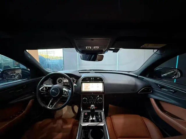 Jaguar XEL — Фото автомобиля 9