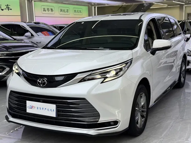Фотография автомобиля — Toyota Sienna
