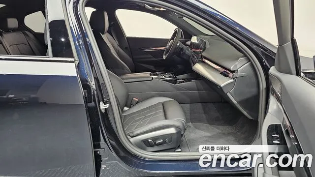 BMW 5 Series — Фото автомобиля 16