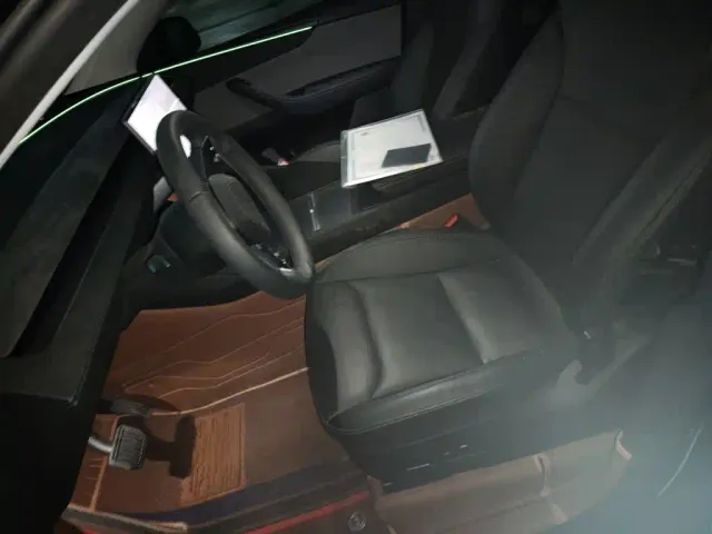 Tesla Model Y — Фото автомобиля 7
