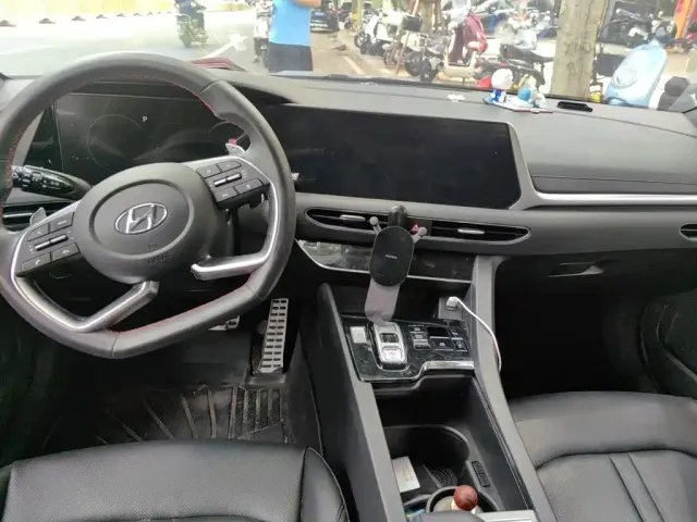 Hyundai Sonata — Фото автомобиля 10
