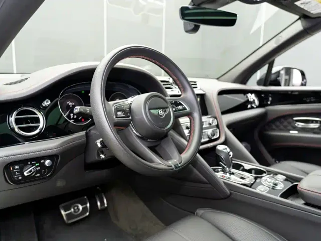Bentley Bentayga — Фото автомобиля 11