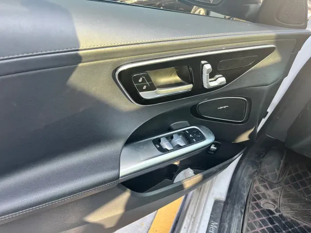 Mercedes-Benz C-Class — Фото автомобиля 4
